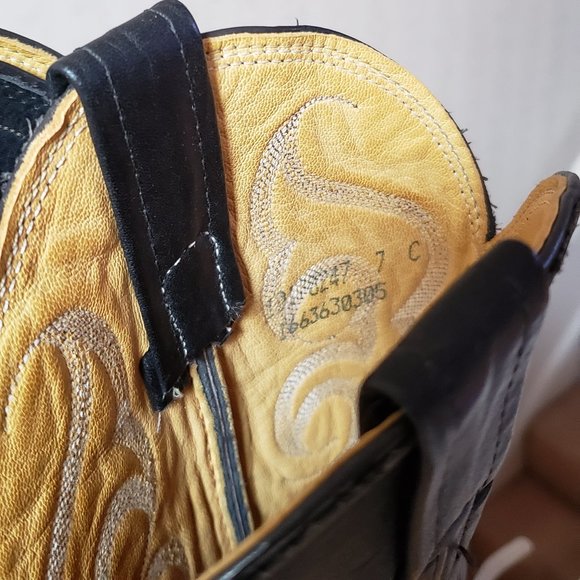 Nucona Women's Boot Size 7C = 9.0 in women's ** - Picture 7 of 9